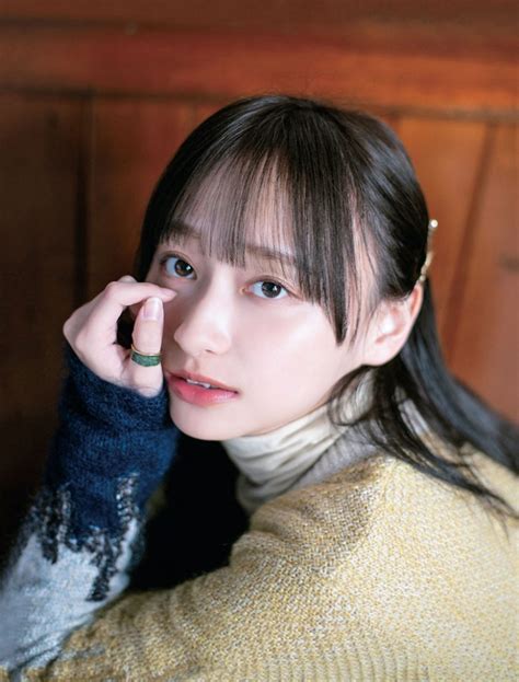 影山優佳 水着画像|影山優佳（日向坂46）、ヌーディーカラーのランジェ。